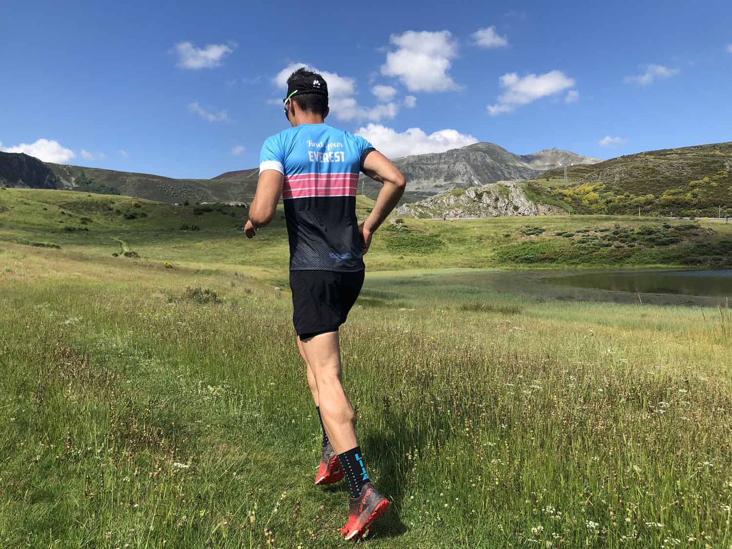 CAMISETA TÉCNICA FIND YOUR EVEREST - Blue & Black - Image 6